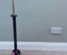 Micro Maxi PLUS with LED wheels