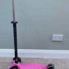 Micro Maxi PLUS with LED wheels