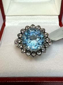 A beautiful vintage silver ring with Sky Blue Topaz and White Topaz.