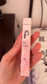 hair finishing cream for flyaways or broken hairs