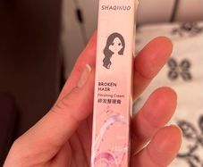 hair finishing cream for flyaways or broken hairs