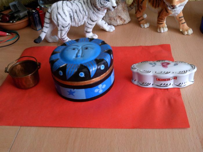 2 trinket boxes