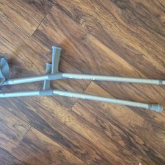 Pair of adjustable Crutches