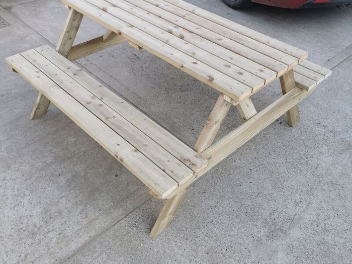 picnic bench