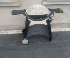 Weber Q2000