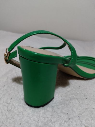 Beautiful Green Shoes New
