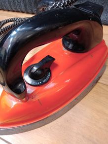 Vintage Morphy Richards   Electric Iron ( Heave Weight )