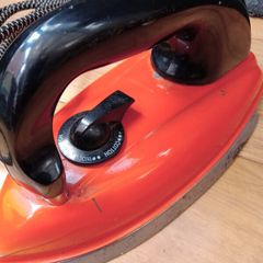 Vintage Morphy Richards   Electric Iron ( Heave Weight )