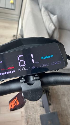 Kukirin G2 electric scooter