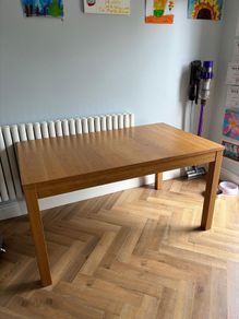 Extendable Dining table