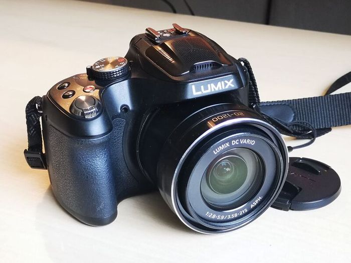 Panasonic Lumix DMC-FZ72 / 60x Optical Zoom / 64GB