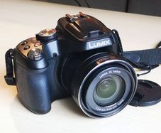 Panasonic Lumix DMC-FZ72 / 60x Optical Zoom / 64GB