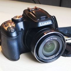 Panasonic Lumix DMC-FZ72 / 60x Optical Zoom / 64GB