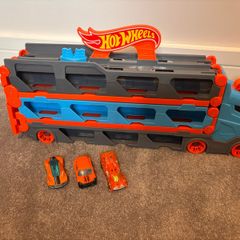 Hot Wheels Launcher & 3 cars