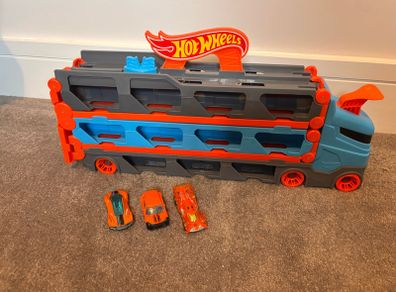 Hot Wheels Launcher & 3 cars