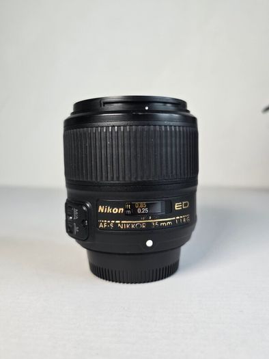 Nikon 35mm f1.8 FX
