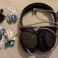 7 pairs of headphones brand new