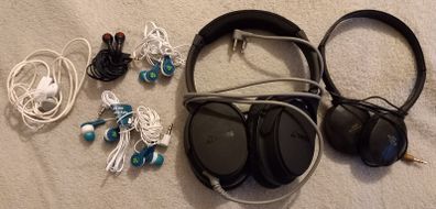 7 pairs of headphones brand new