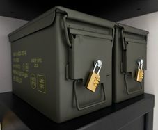 Ammunition Box lockable. Comes with lock