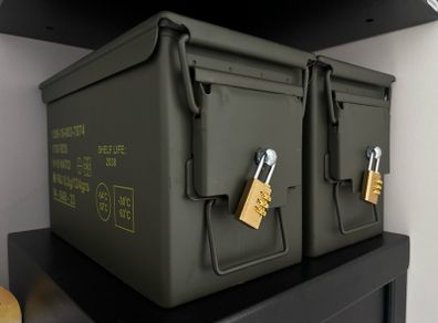 Ammunition Box lockable. Comes with lock
