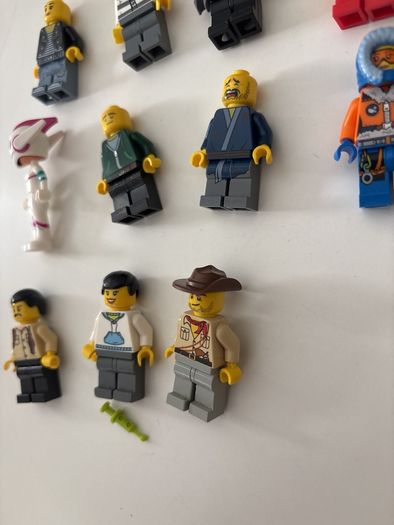 lego mixed minifigures x 13