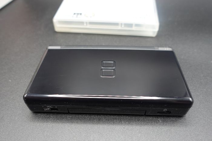 Nintendo DS Lite Black Console Bundle
