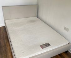 Bedframe and mattress