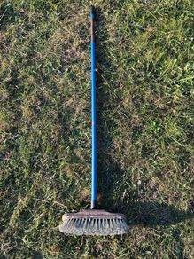Floor brush