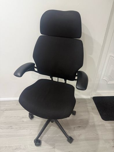 Humanscale Freedom Headrest Office Chair