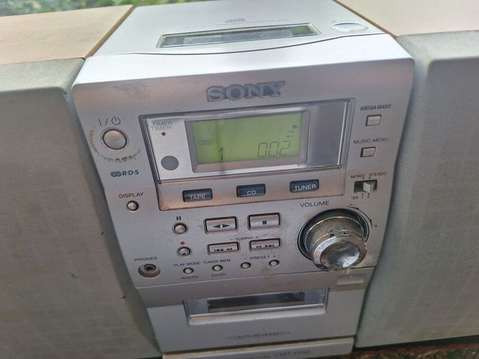 sony cmt-ep50 micro hi-fi system cd cassette radio with remote