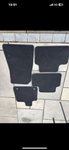STILL AVAILABLE -volvo xc40 genuine mats..