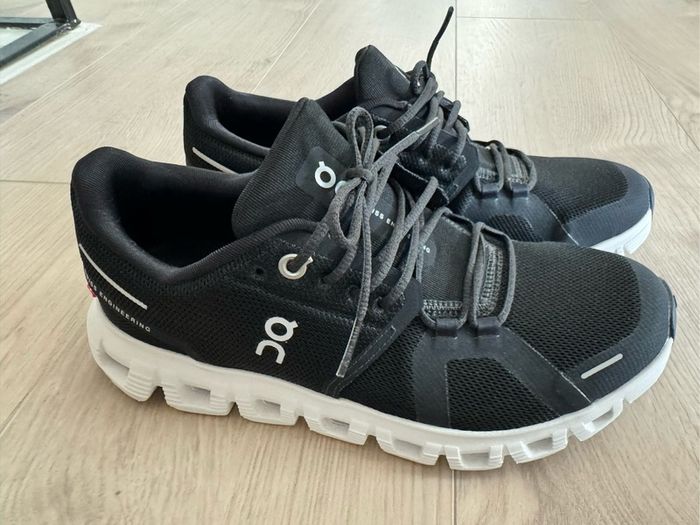 On Cloud 6 trainer (UK 5) - Brand New