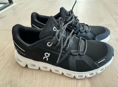 On Cloud 6 trainer (UK 5) - Brand New