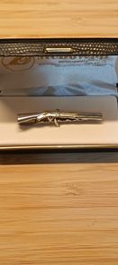 Tie pin