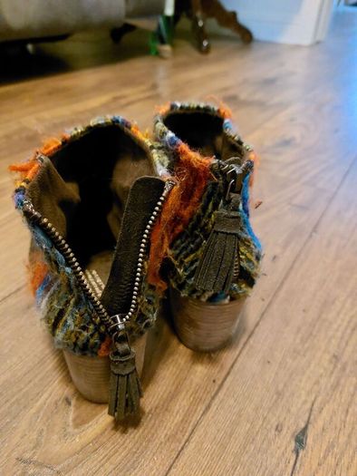 TOMS - suede boots- uk7