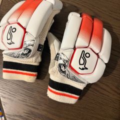 Left handed batting gloves kookaburra beast 5.1