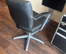 salon chairs x9