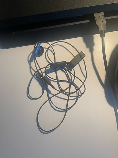 Ps4 1TB + 1 x Controller