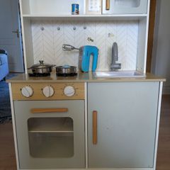 play kitchen