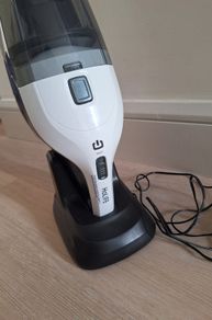 Handheld vacuum