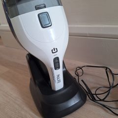 Handheld vacuum