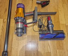Dyson V12