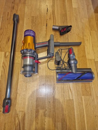 Dyson V12