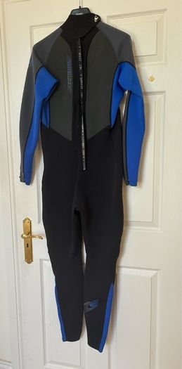 wetsuit