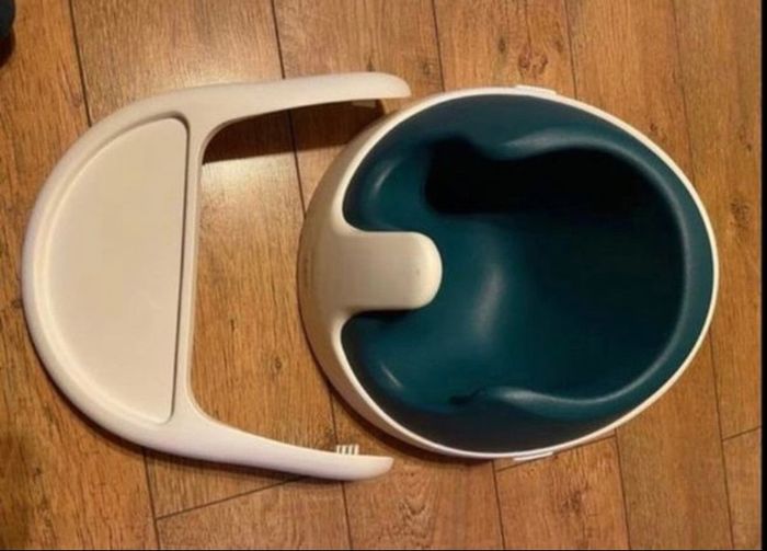 seat with tray