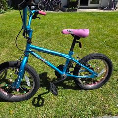 Apollo Roxie Kids 16 inch BMX Bike
