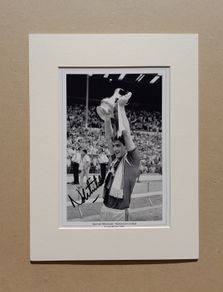 Norman Whiteside autograph Manchester United