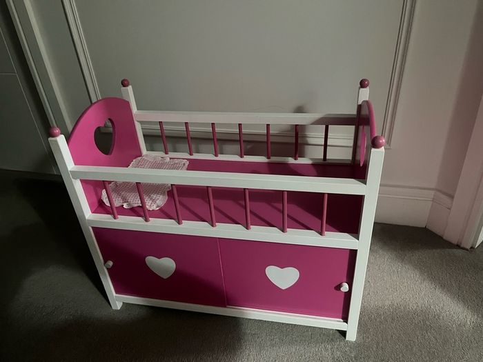Dolls cot