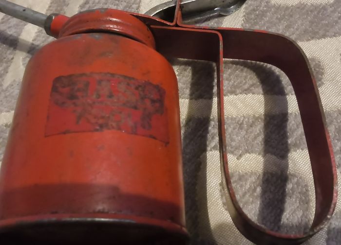 oil can ( possibly wesco )
