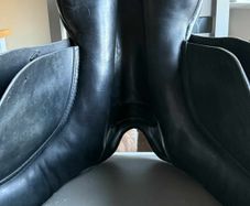 Ainsley saddle